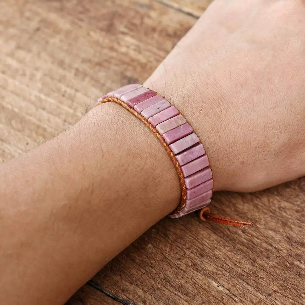 Bracelet de Compassion - La Beauté de la Pierre Impériale Rose”