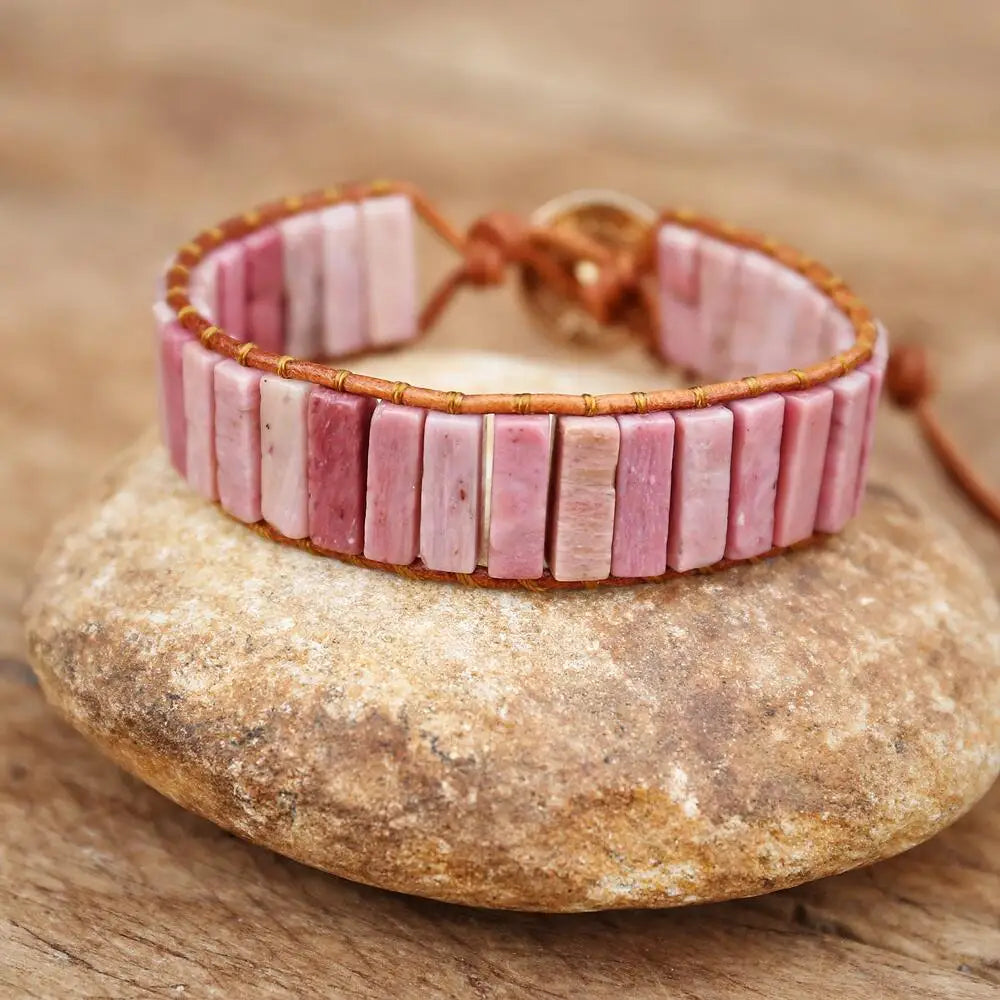 Bracelet de Compassion - La Beauté de la Pierre Impériale Rose”