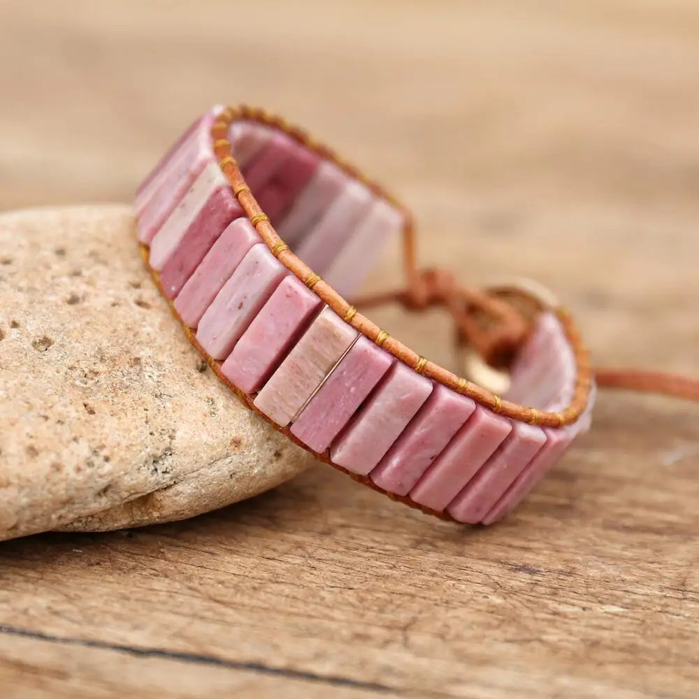 Bracelet de Compassion - La Beauté de la Pierre Impériale Rose”