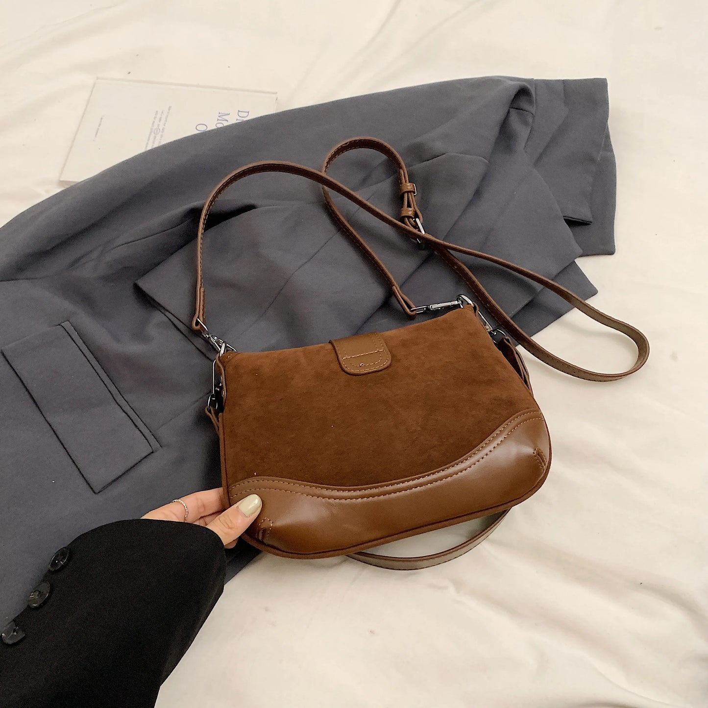 La Besace du Temps Suspendu — Le sac entre deux mondes