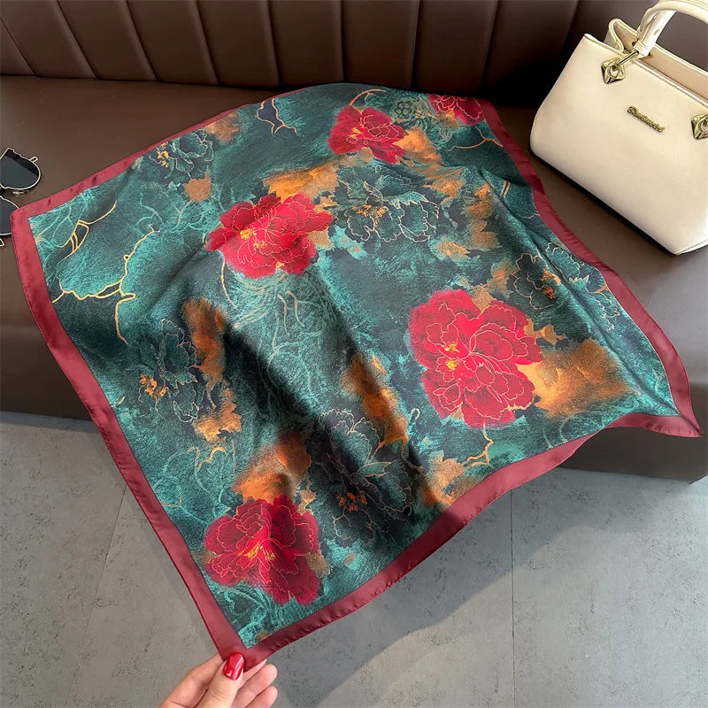 Le Foulard des Nuits Florales - La lumière rouge des feuillages intimes