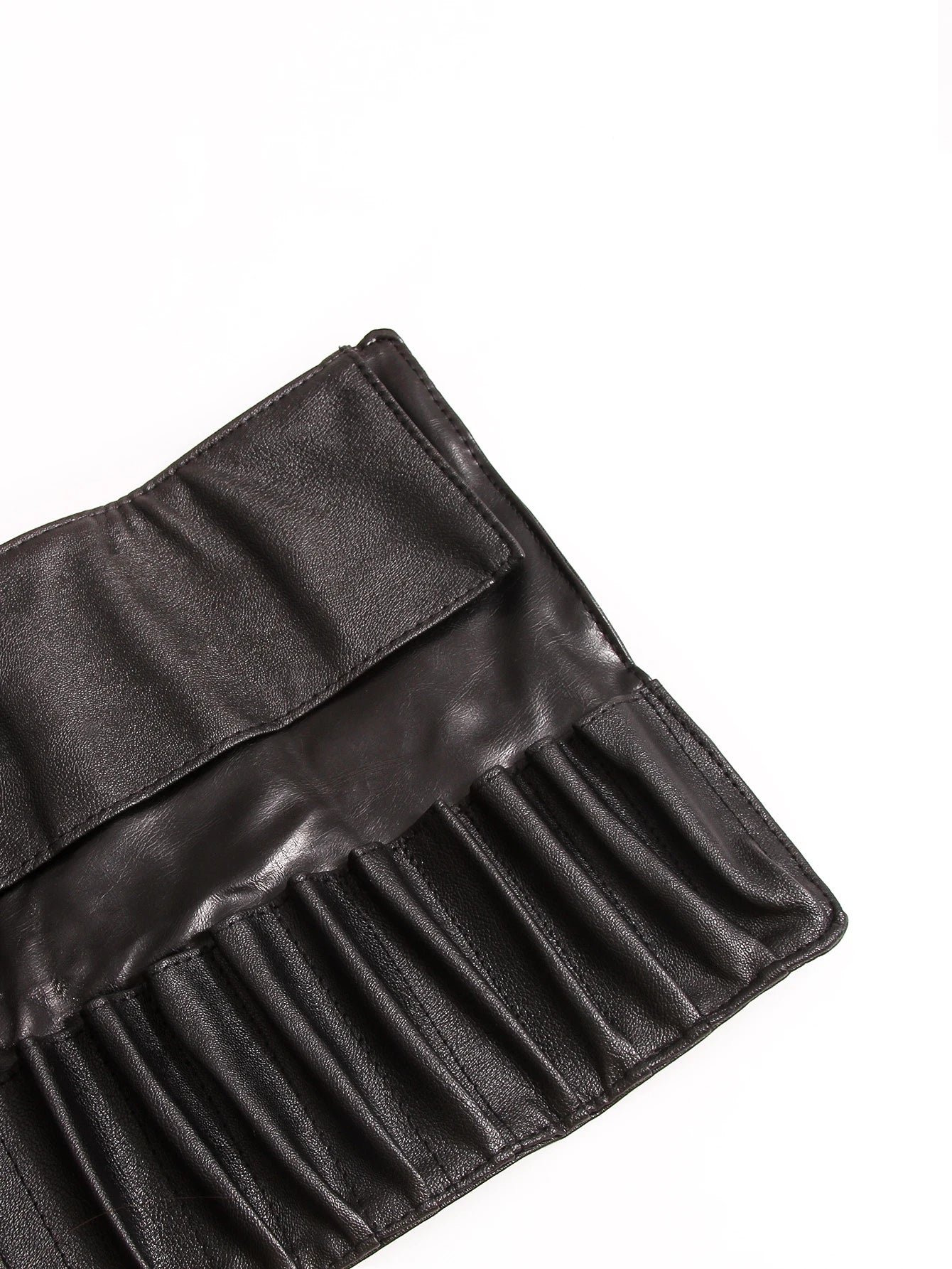 La Trousse des Ombres Maîtresses — les pinceaux qui sculptent la lumière