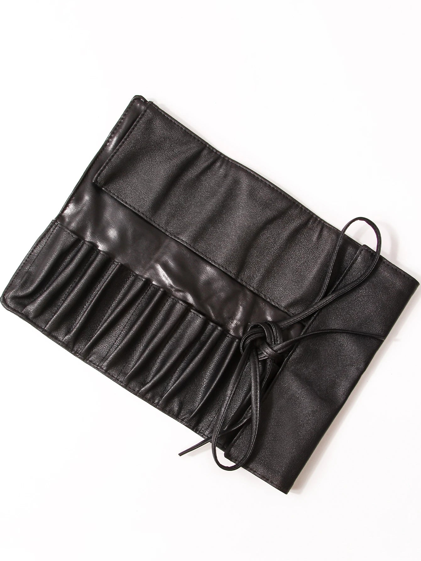 La Trousse des Ombres Maîtresses — les pinceaux qui sculptent la lumière