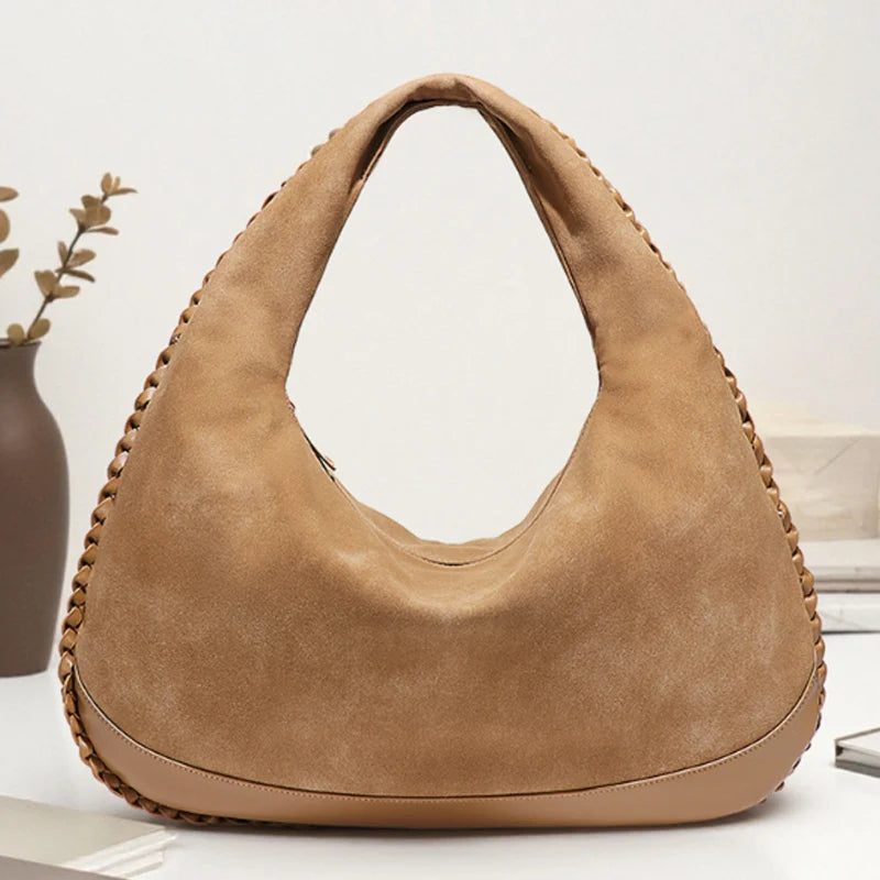 La Besace des Brumes — Le sac des voyageuses de l’invisible