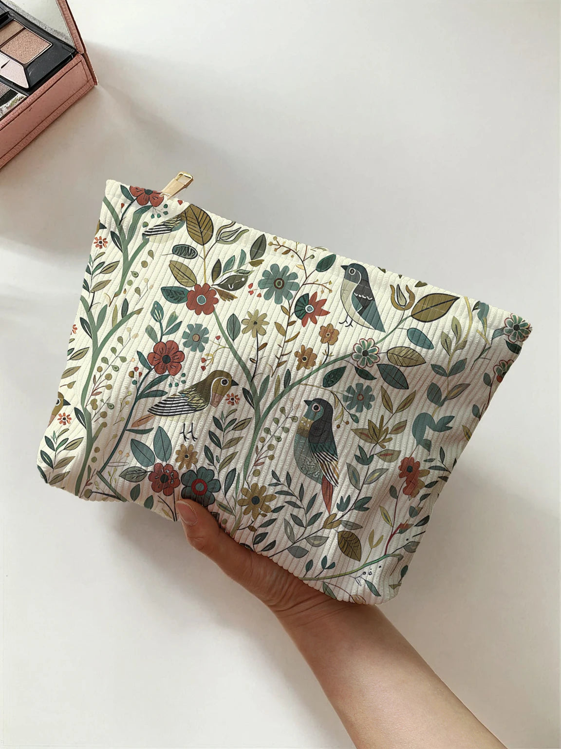 La Trousse des Ailes Calmes — les beautés qui prennent leur envol