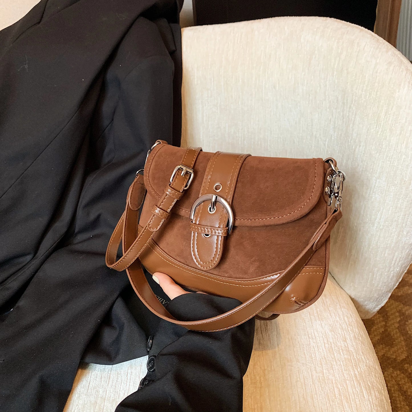La Besace du Temps Suspendu — Le sac entre deux mondes