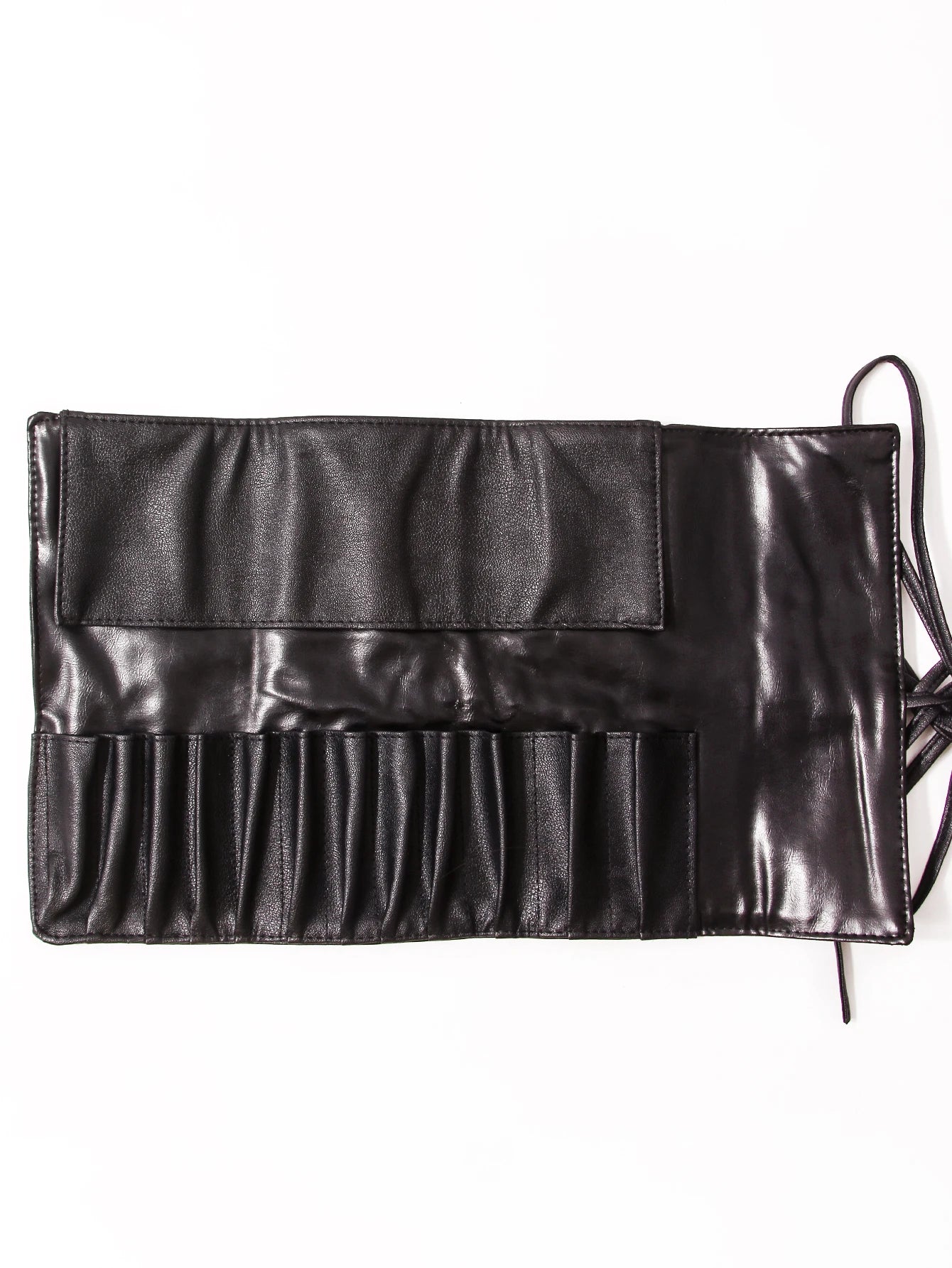 La Trousse des Ombres Maîtresses — les pinceaux qui sculptent la lumière