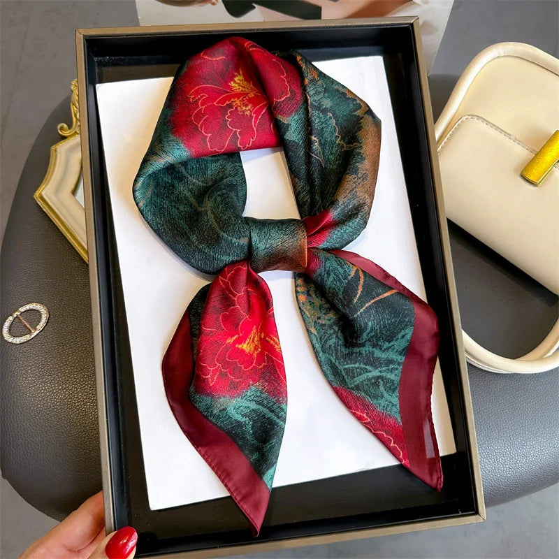Le Foulard des Nuits Florales - La lumière rouge des feuillages intimes