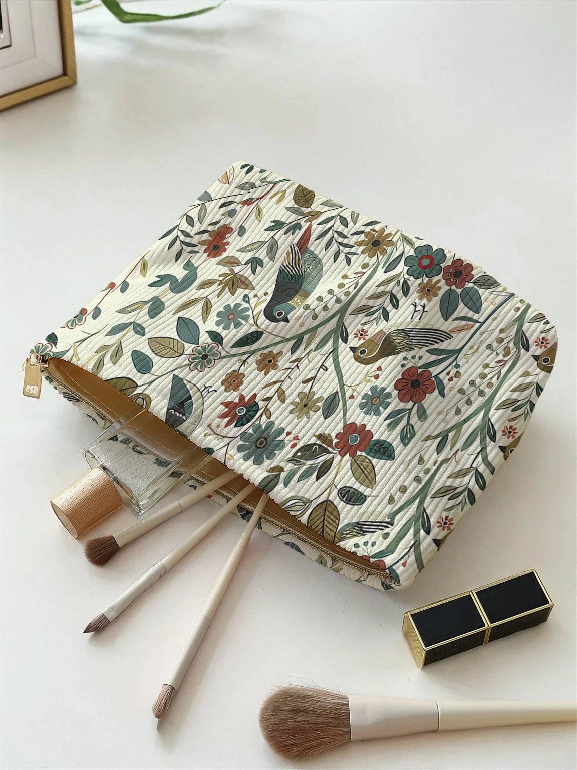 La Trousse des Ailes Calmes — les beautés qui prennent leur envol