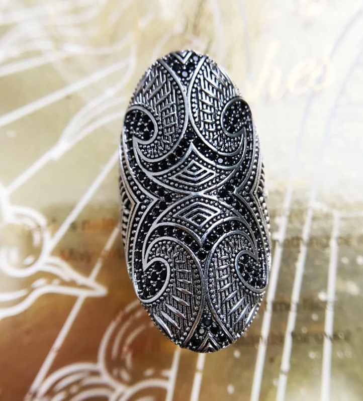 Argent Tribal - Création aux Motifs Envoûtants