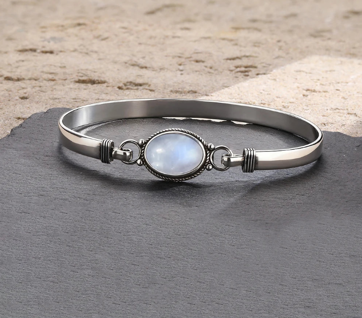 Mystère Lunaire – L’Accessoire Enchanté