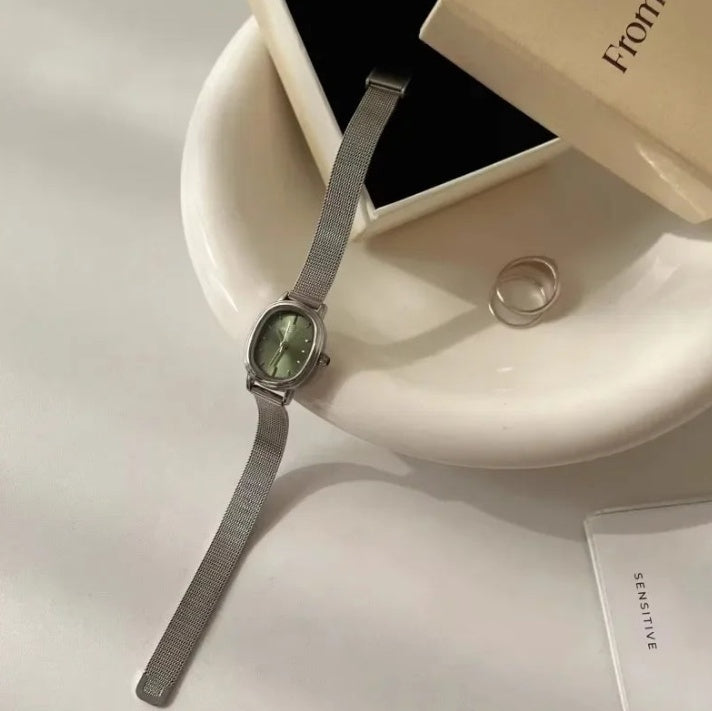 La Brise des Feuilles d’Argent — Montre des Heures Souples