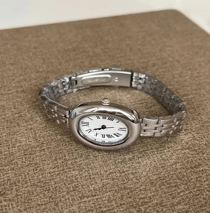 Les Éclats du Clair Royaume — Montre des Rêves Argentés