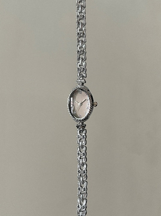 La Couronne des Maillons Lunaires — Amulette des Minutes Précieuses