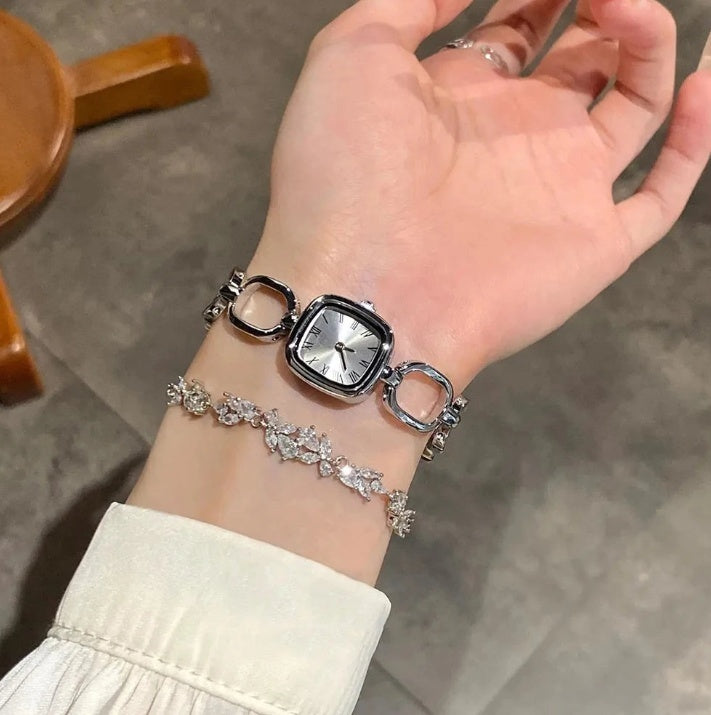 La Lueur du Royaume d’Or — Montre des Destinées Lumineuses
