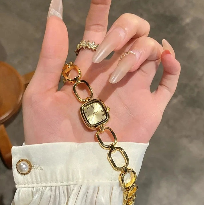 La Lueur du Royaume d’Or — Montre des Destinées Lumineuses