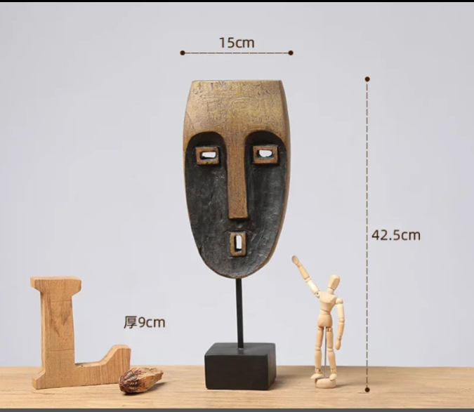 Visages Ancestraux — La Pièce aux Silences Gravés