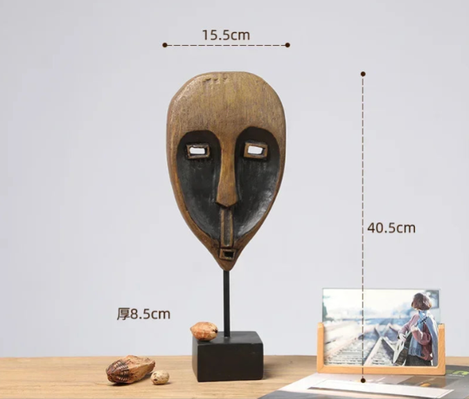 Visages Ancestraux — La Pièce aux Silences Gravés