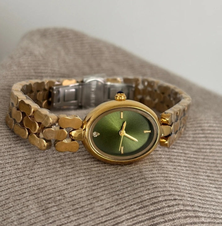 L’Éveil des Forêts Éternelles — La Gardienne des Minutes Émeraude