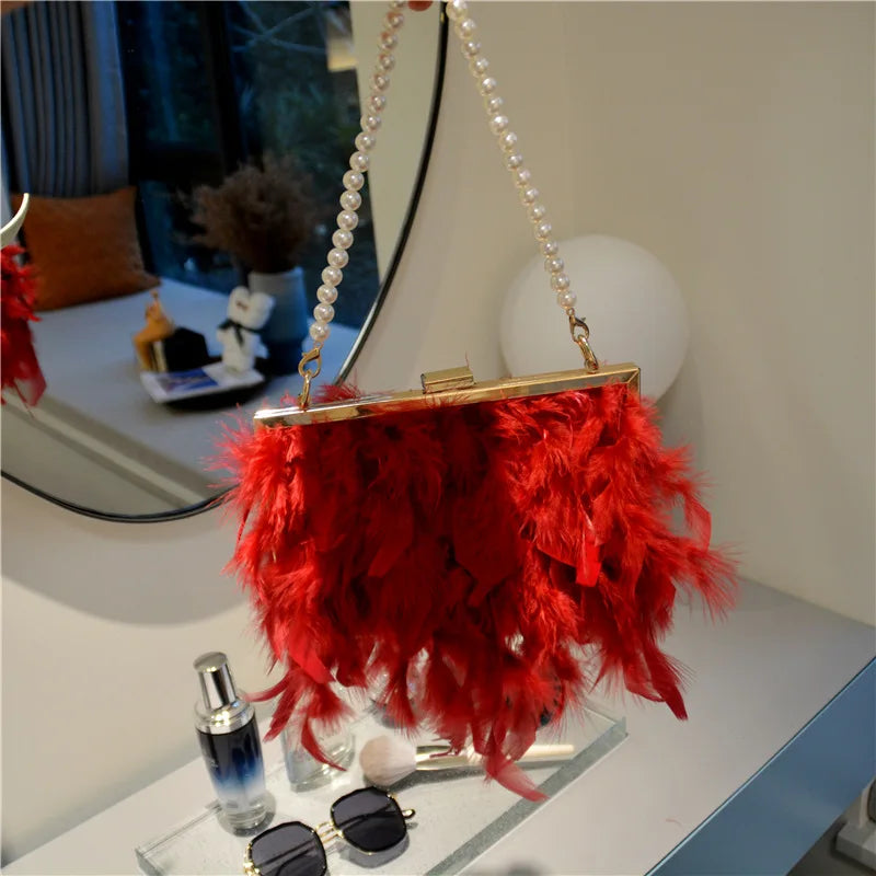 Rouge d’Aube — Le Souffle des Plumes Ardentes