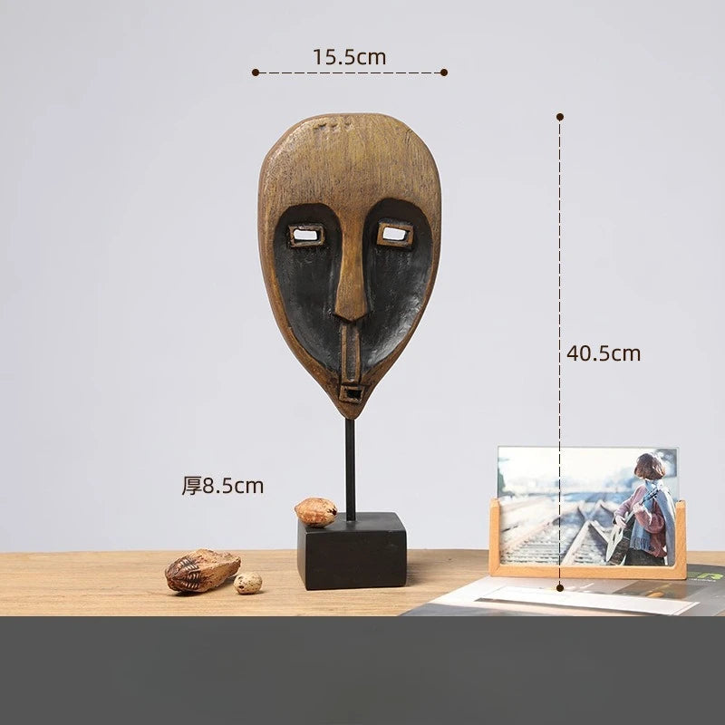 Visages Ancestraux — La Pièce aux Silences Gravés