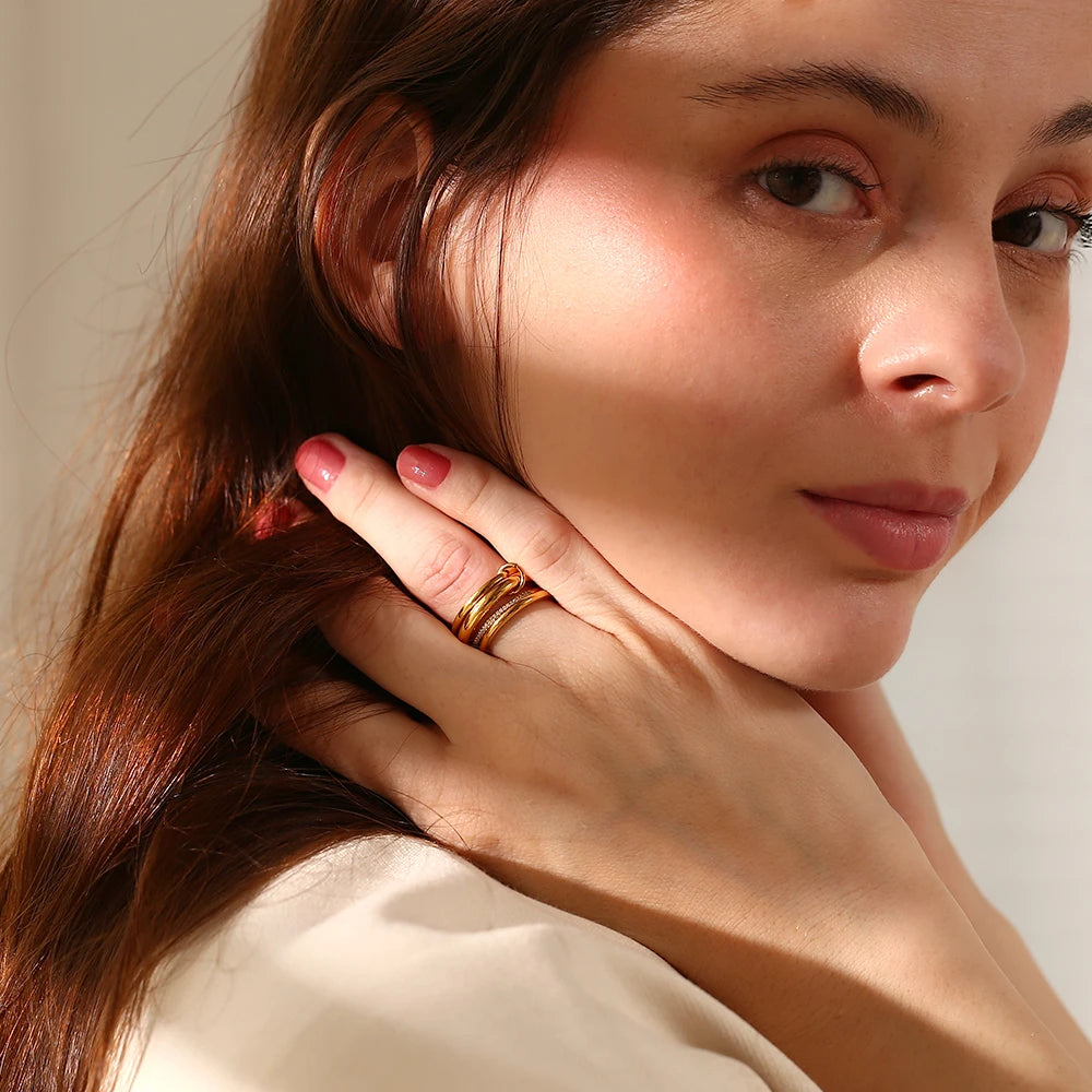Charme Éternel - Bague Entrelacée