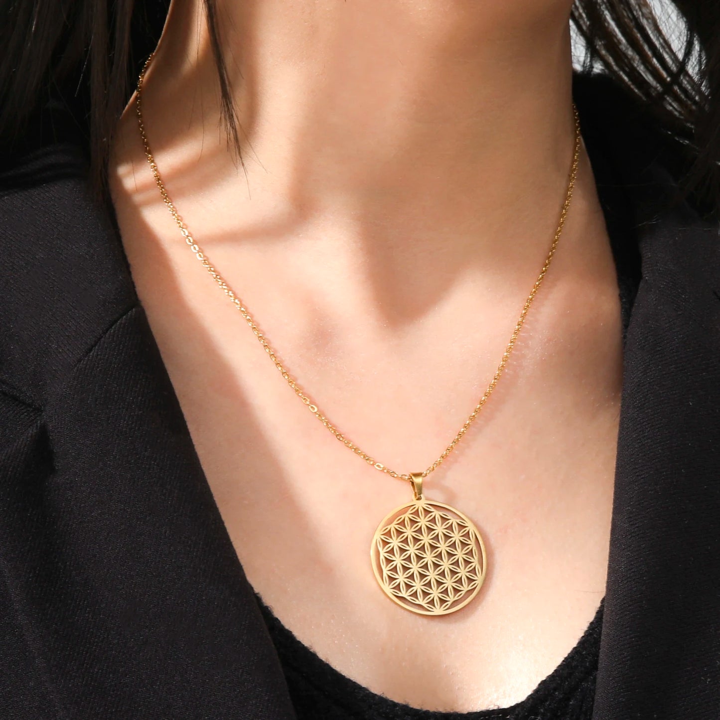 Lumière Astrale - Collier Fleur de Vie Dorée