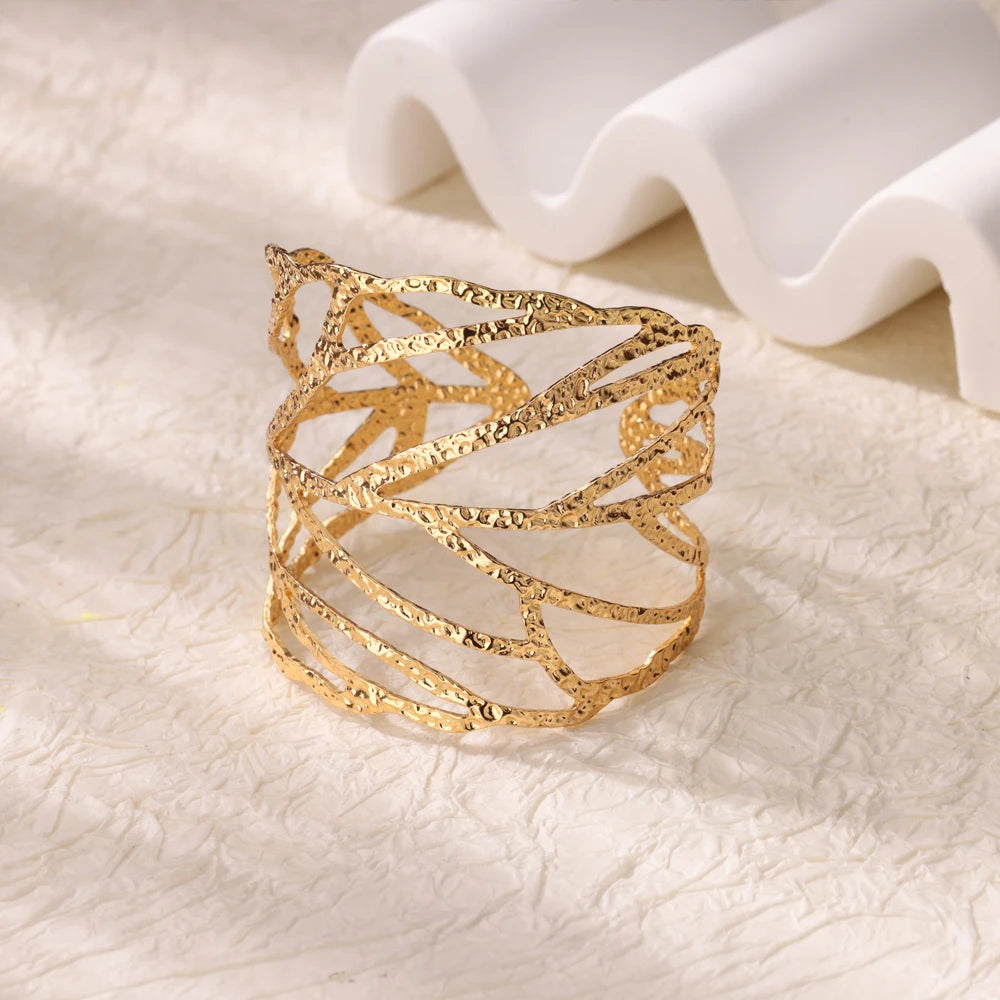 Écorce Sacrée – Le Bracelet Ajouré