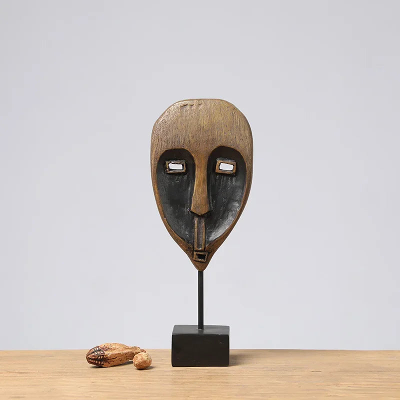 Visages Ancestraux — La Pièce aux Silences Gravés