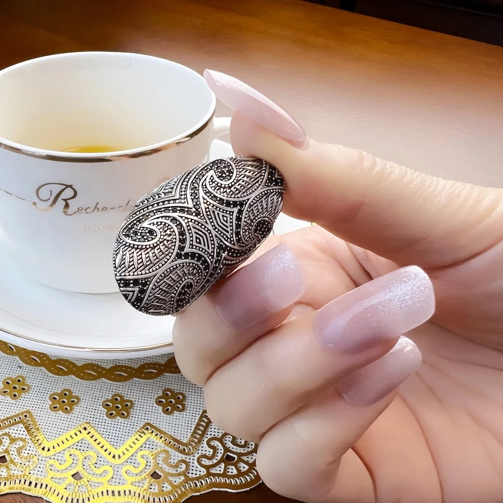 Argent Tribal - Création aux Motifs Envoûtants