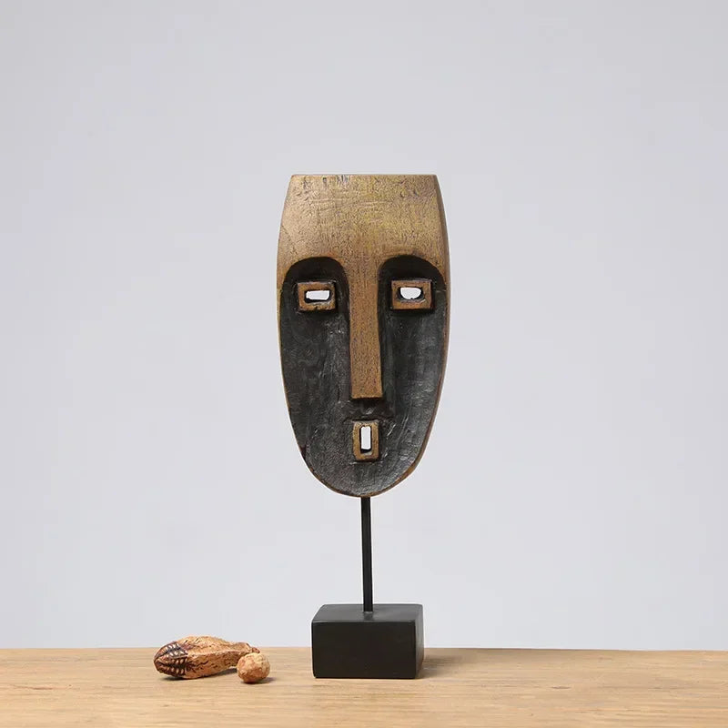 Visages Ancestraux — La Pièce aux Silences Gravés