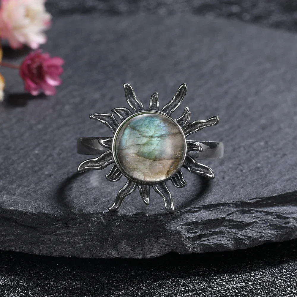 Mystère Lunaire - Bague en Labradorite aux Reflets Énigmatiques